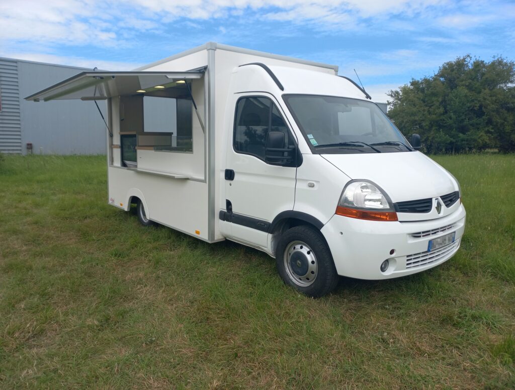 Camion Snack Renault Blanc Ecomag France