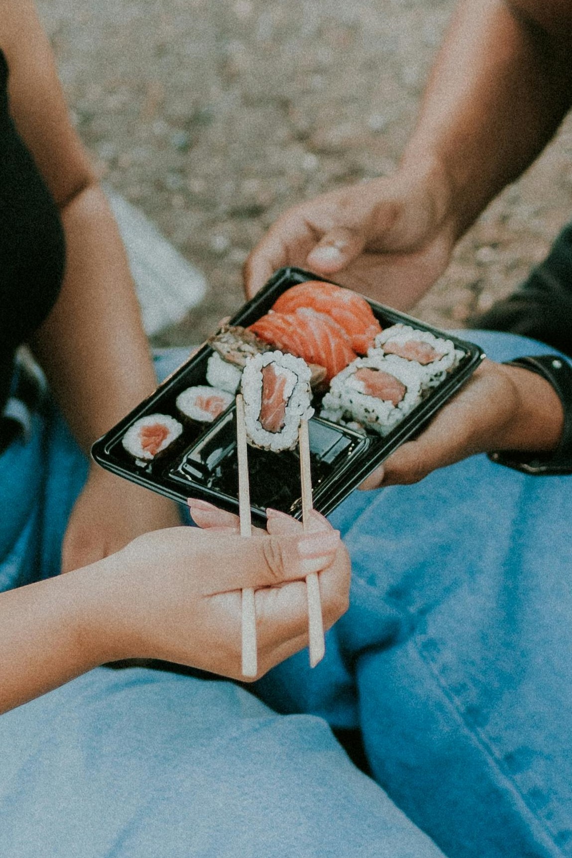 Sushi et makis à emporter - camion sushi